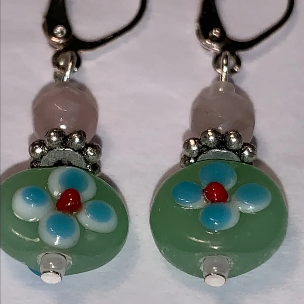 Murano Glass flower pretty boho earrings w/secure - Picture 5 of 7